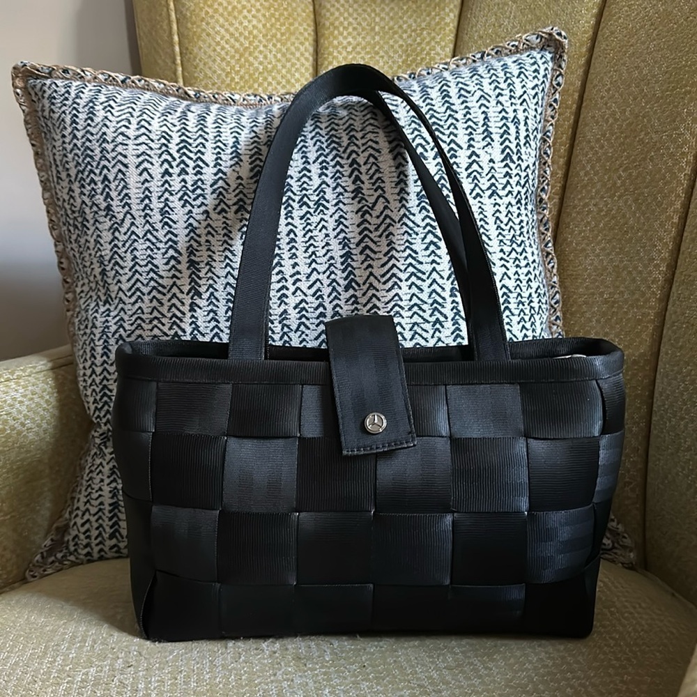 Harvey’s Mercedes Benz Seatbelt Woven Shoulder Bag - Black